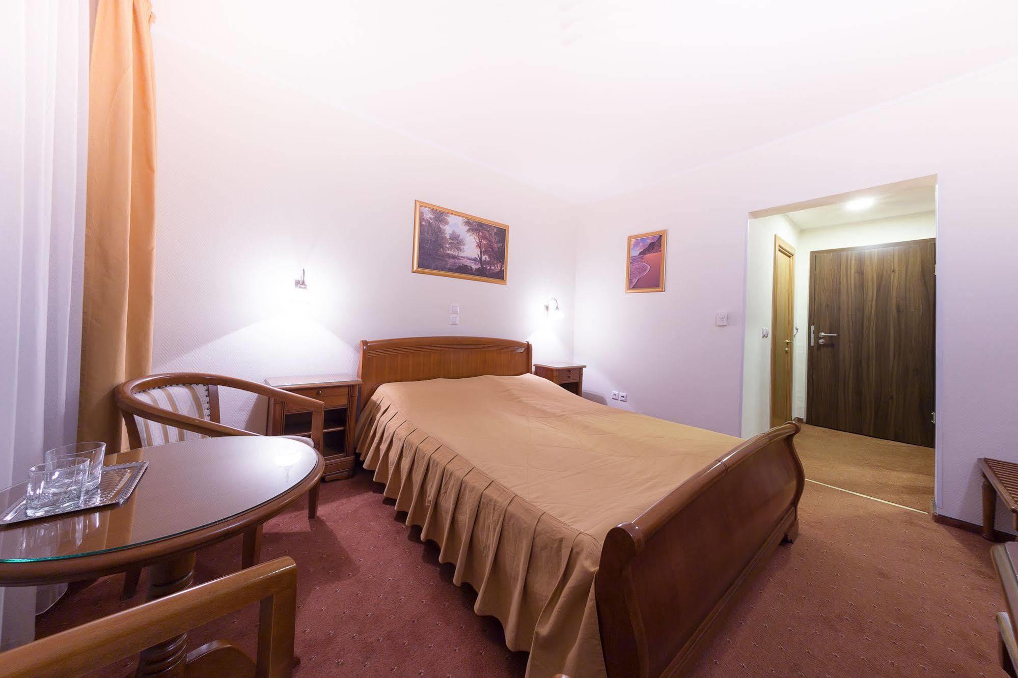 Hotel Transilvania Alba Iulia Bagian luar foto