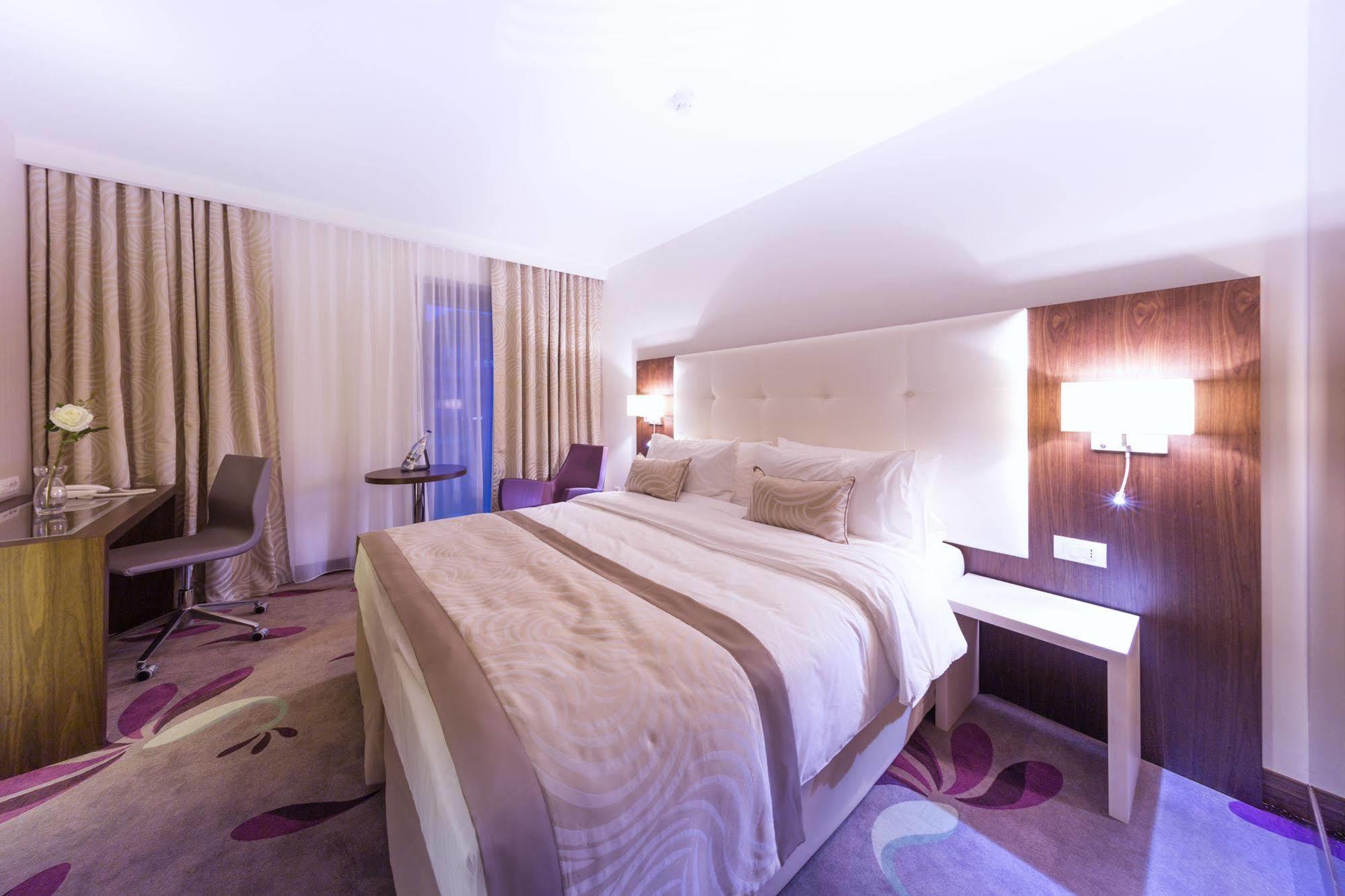 Hotel Transilvania Alba Iulia Bagian luar foto