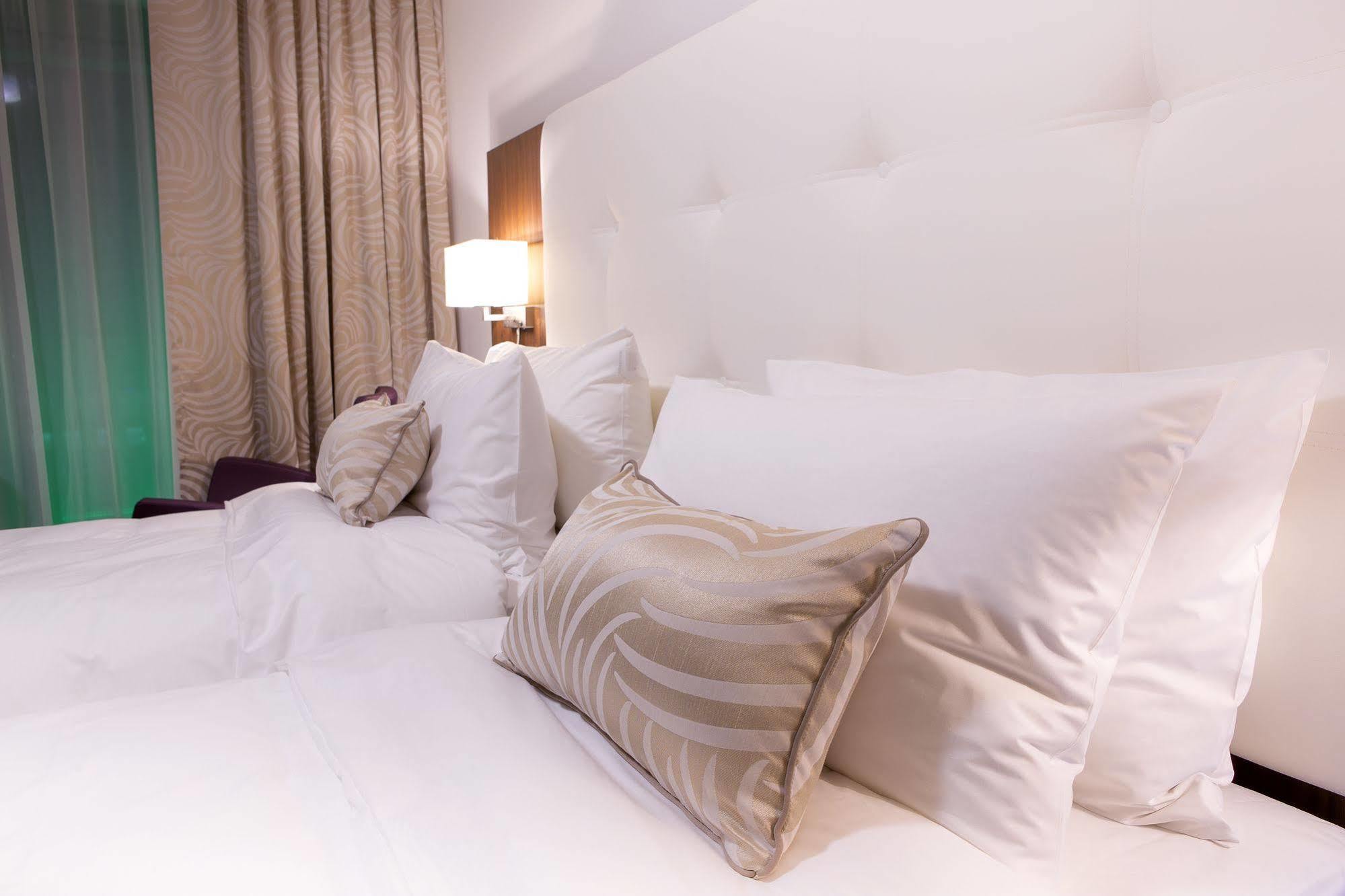 Hotel Transilvania Alba Iulia Bagian luar foto