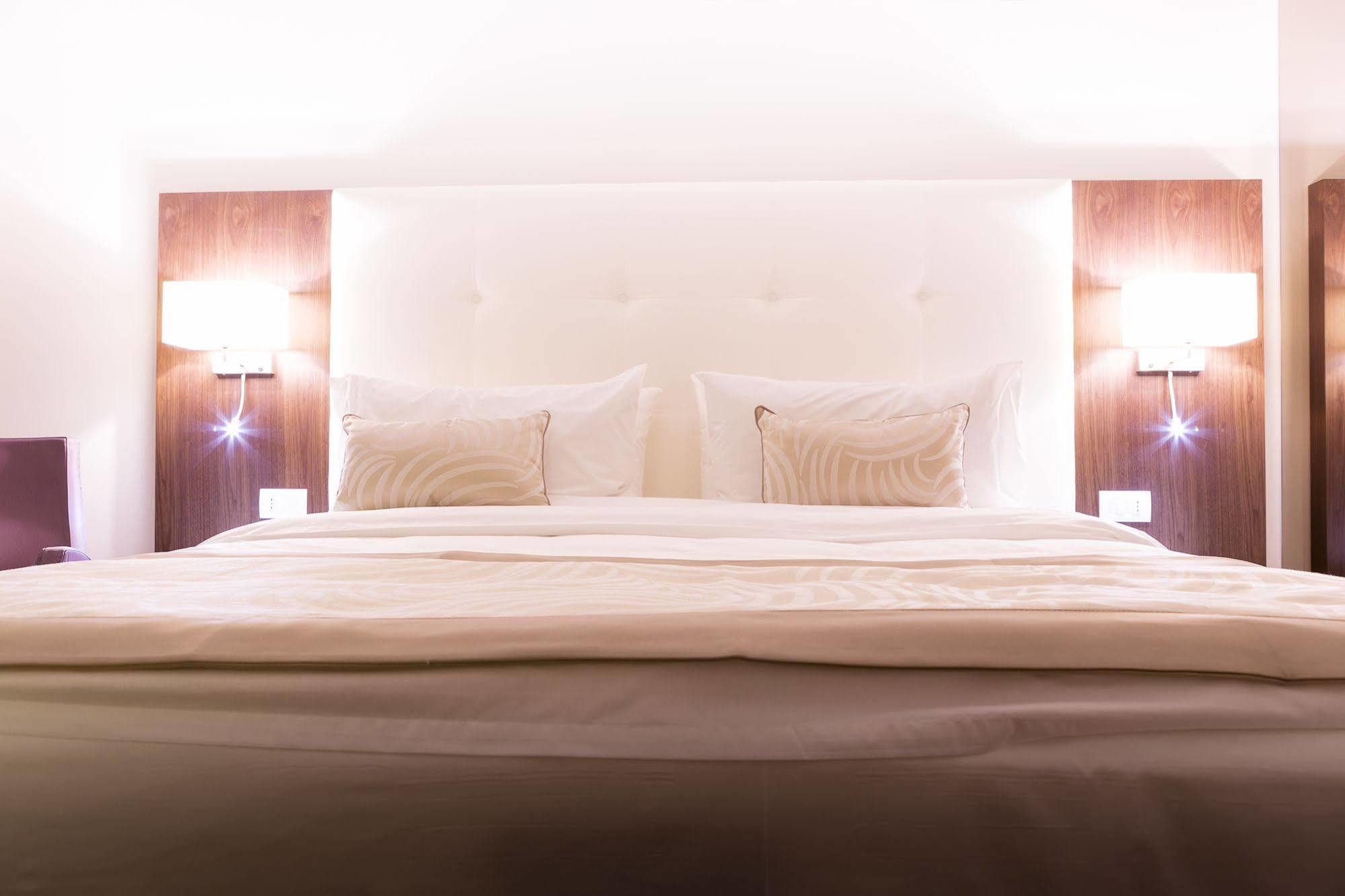 Hotel Transilvania Alba Iulia Bagian luar foto