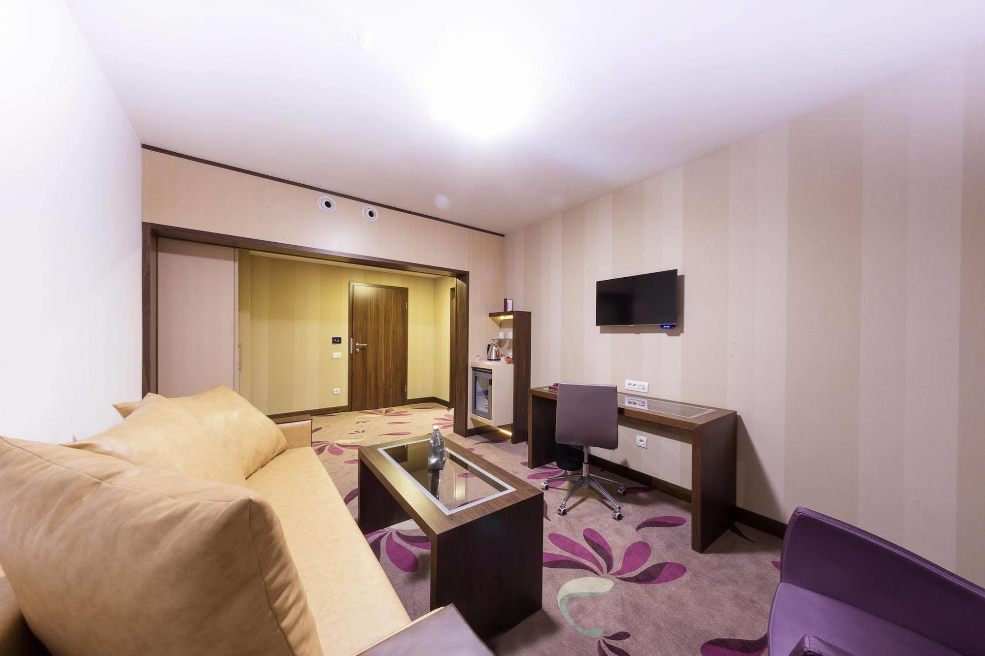 Hotel Transilvania Alba Iulia Bagian luar foto