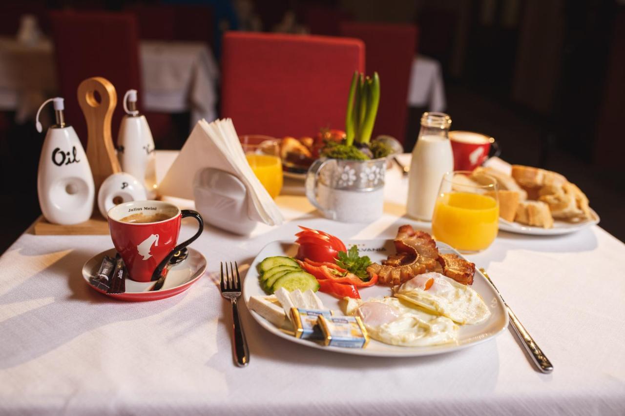 Hotel Transilvania Alba Iulia Bagian luar foto